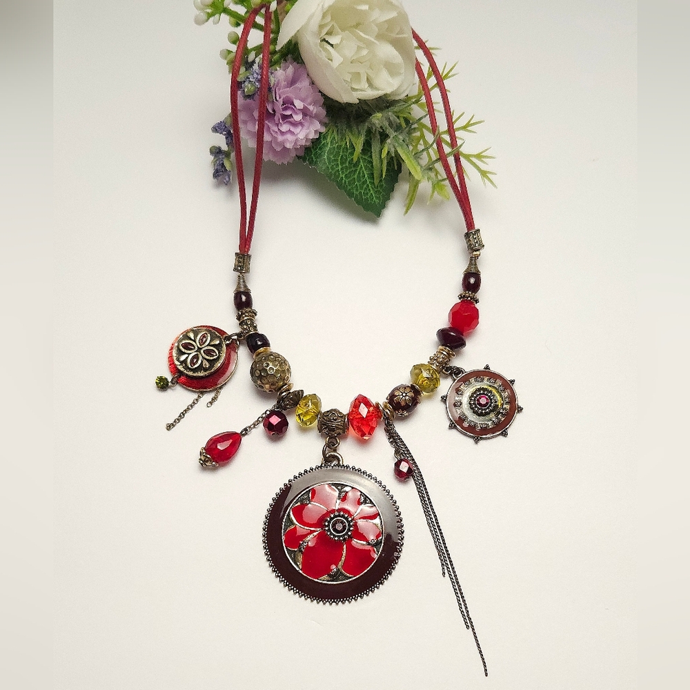 IKITA Red Green & Gold Flower Enamel Chain Dangle Charm Necklace Designer Signed